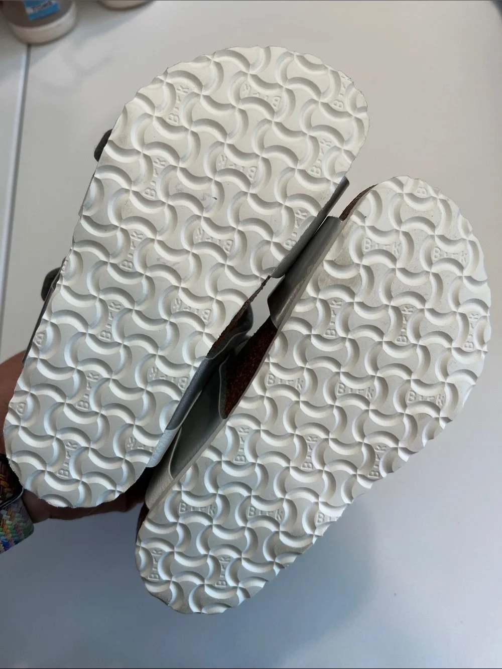 Birkenstock - 26, 8/8.5 Kids‎ Silver and White Double Strap Sandals